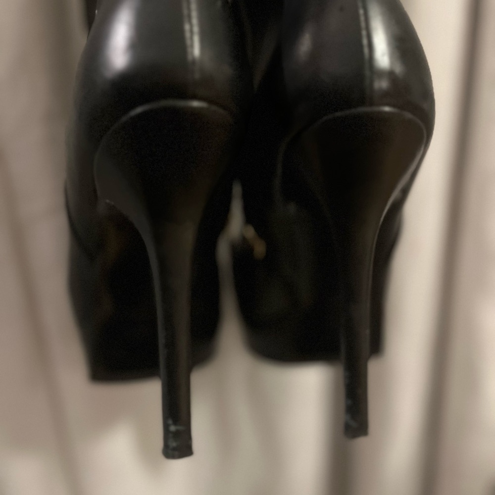 Gucci Black Heeled Boots with Platform Sole - Picture 9 of 10